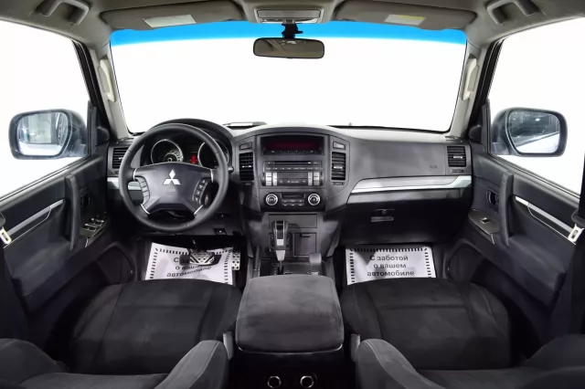 Mitsubishi Pajero 2012