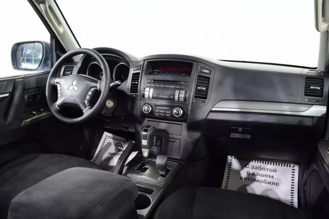 Mitsubishi Pajero 2012
