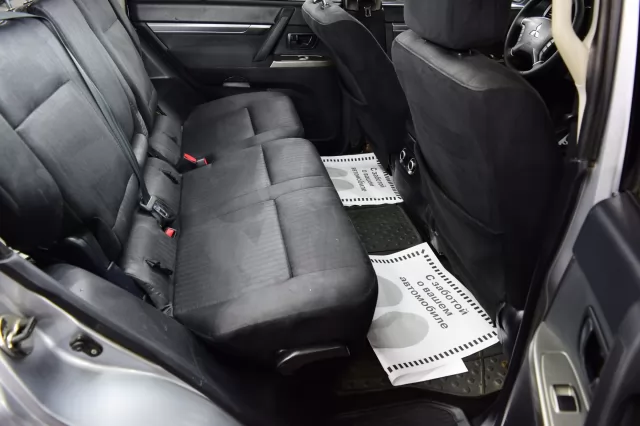 Mitsubishi Pajero 2012