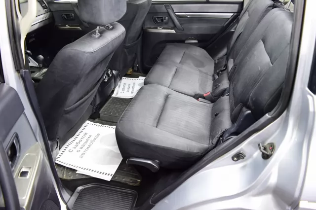 Mitsubishi Pajero 2012