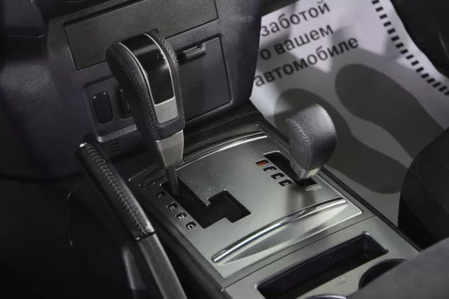 Mitsubishi Pajero 2012
