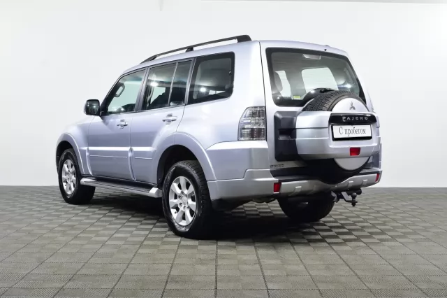 Mitsubishi Pajero 2012