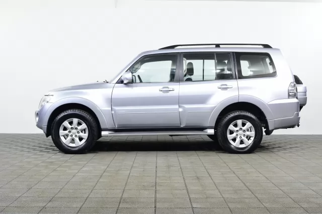Mitsubishi Pajero 2012