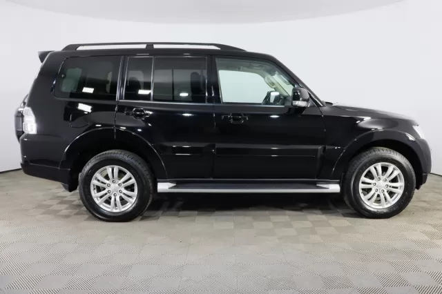 Mitsubishi Pajero 2020