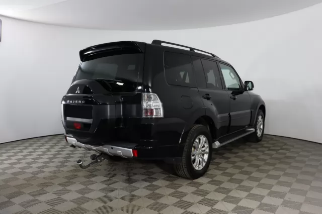 Mitsubishi Pajero 2020