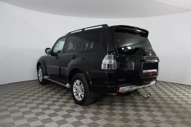 Mitsubishi Pajero 2020