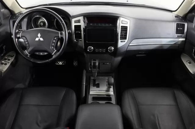 Mitsubishi Pajero 2020