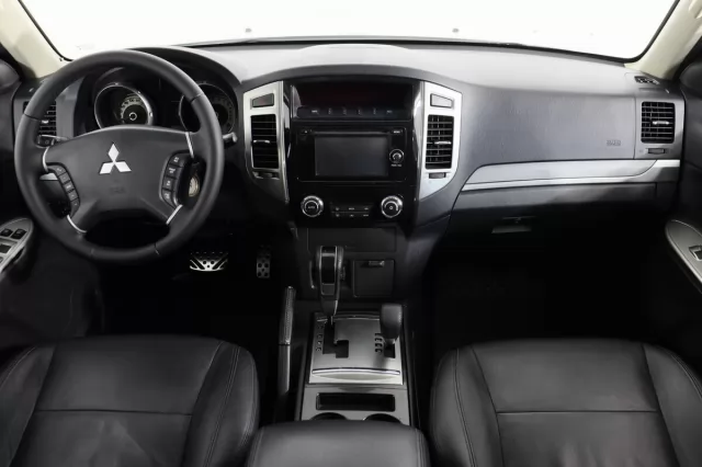 Mitsubishi Pajero 2021