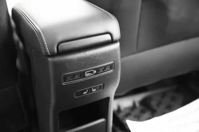 Geely Coolray 2021