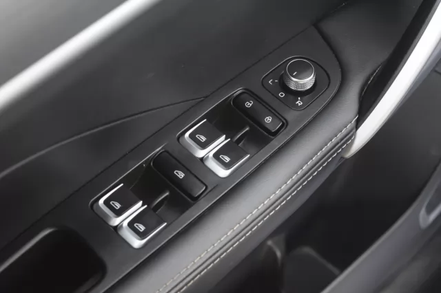 Geely Coolray 2021