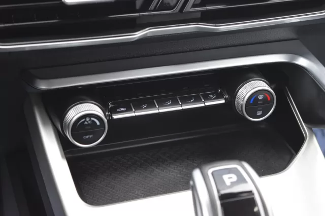 Geely Coolray 2021