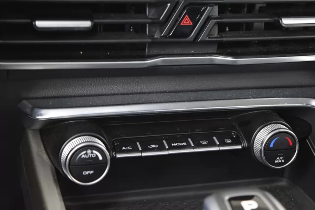 Geely Coolray 2021