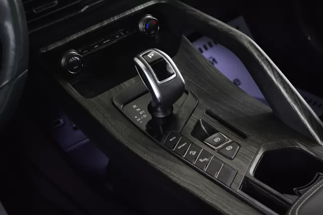 Geely Coolray 2021
