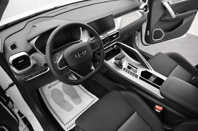 Geely Coolray 2021