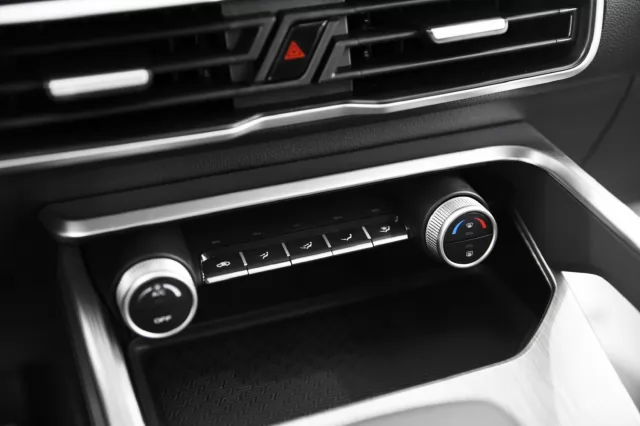 Geely Coolray 2021