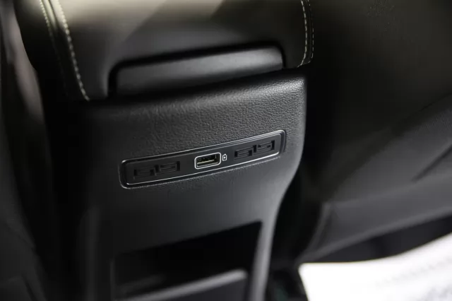 Geely Coolray 2021