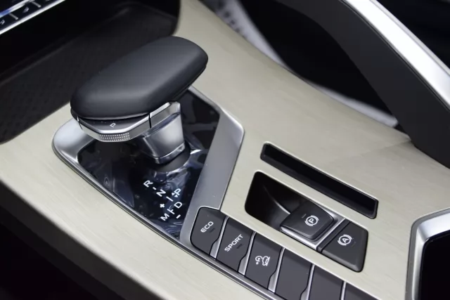 Geely Coolray 2021