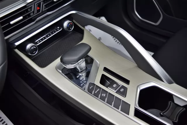 Geely Coolray 2021