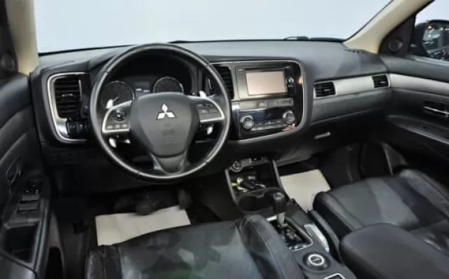 Mitsubishi Outlander 2014
