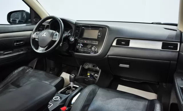 Mitsubishi Outlander 2014
