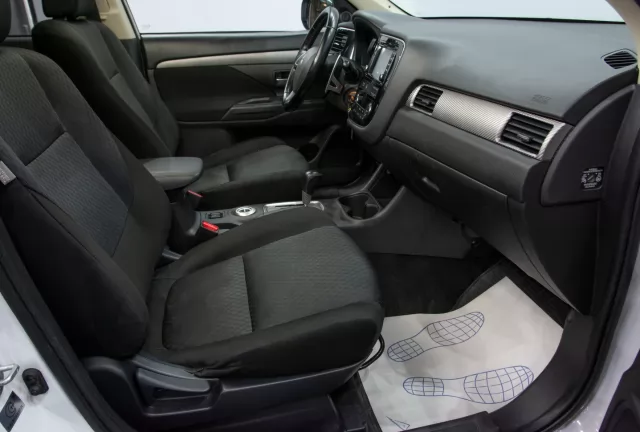 Mitsubishi Outlander 2012