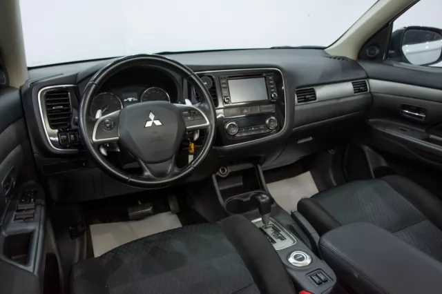 Mitsubishi Outlander 2012