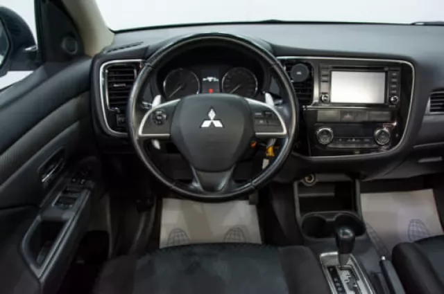 Mitsubishi Outlander 2012