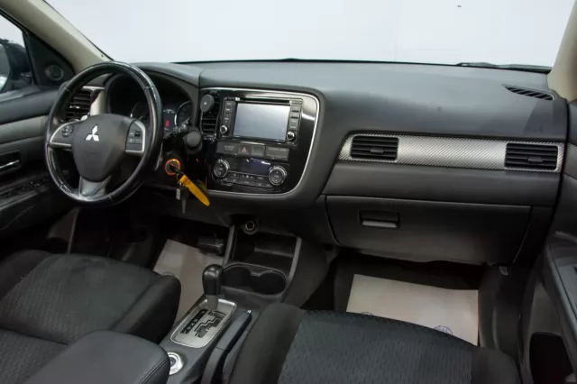 Mitsubishi Outlander 2012