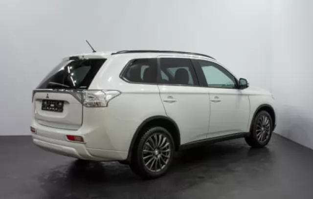Mitsubishi Outlander 2012