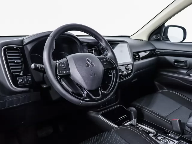 Mitsubishi Outlander 2016