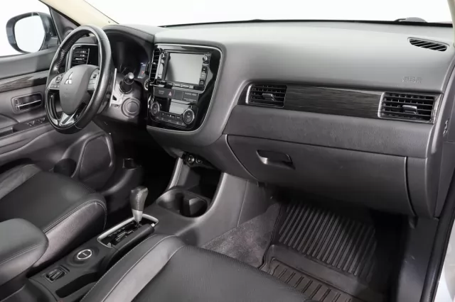 Mitsubishi Outlander 2015