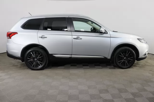 Mitsubishi Outlander 2015