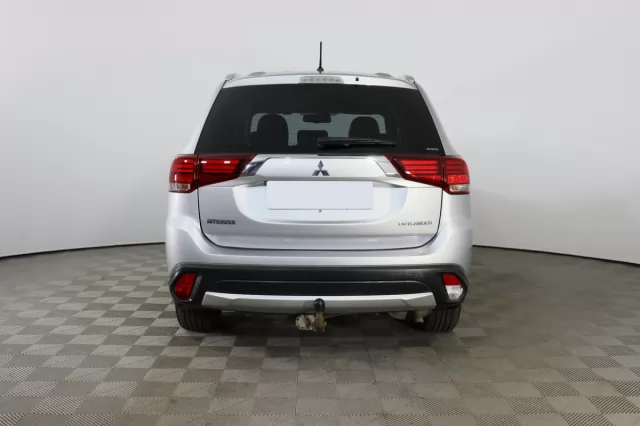 Mitsubishi Outlander 2015