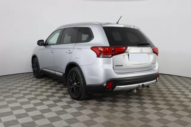 Mitsubishi Outlander 2015
