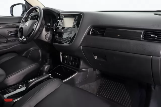 Mitsubishi Outlander 2020