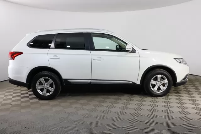 Mitsubishi Outlander 2020