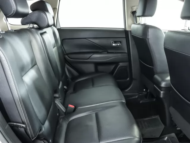 Mitsubishi Outlander 2015