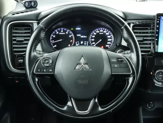 Mitsubishi Outlander 2015
