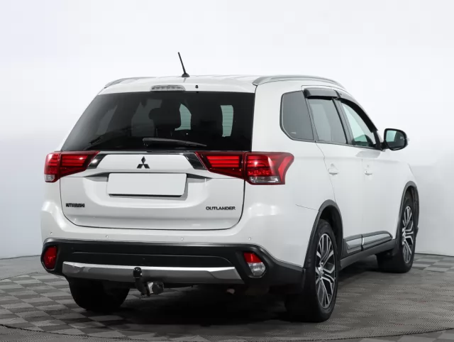 Mitsubishi Outlander 2015
