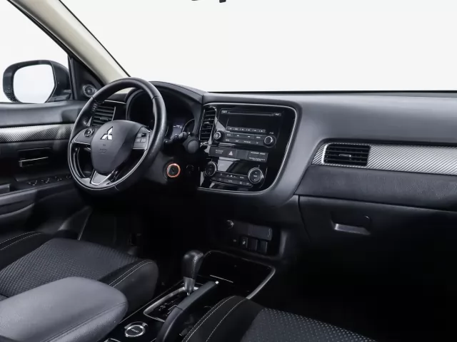 Mitsubishi Outlander 2020