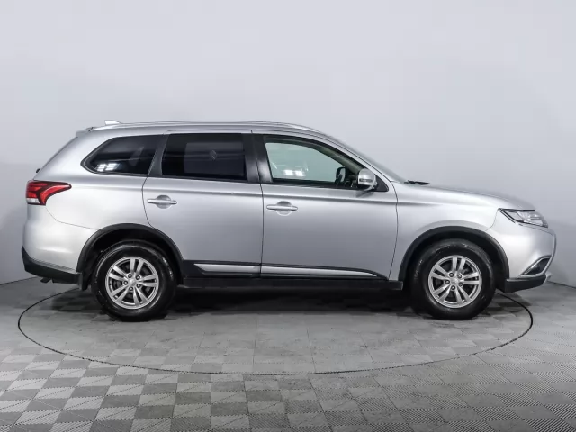 Mitsubishi Outlander 2020
