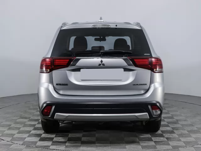 Mitsubishi Outlander 2020