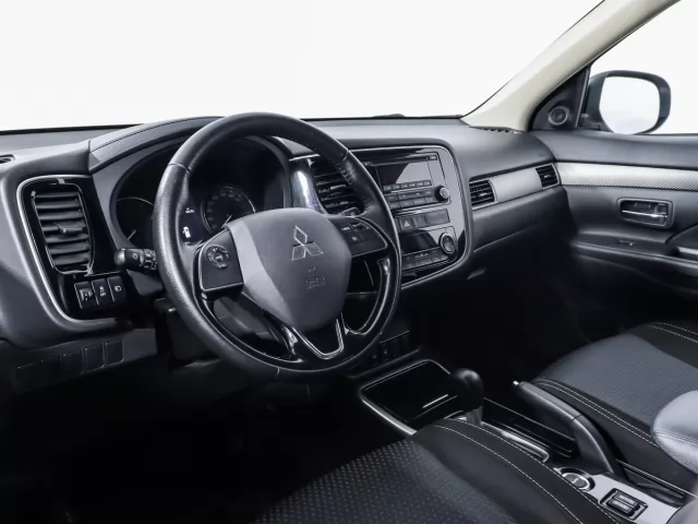 Mitsubishi Outlander 2020