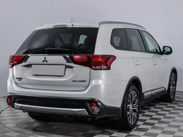 Mitsubishi Outlander 2015