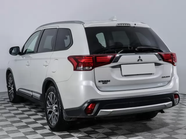 Mitsubishi Outlander 2015