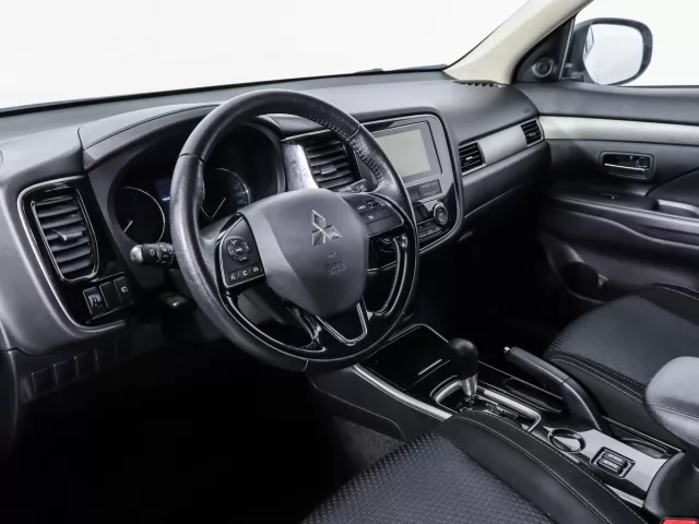 Mitsubishi Outlander 2015