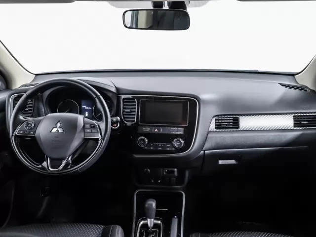 Mitsubishi Outlander 2015
