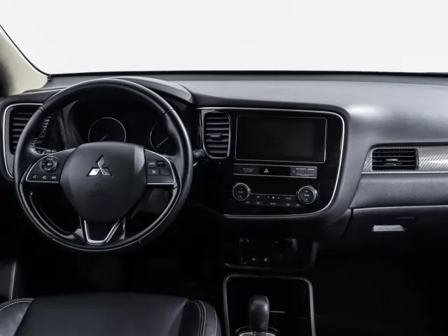 Mitsubishi Outlander 2020