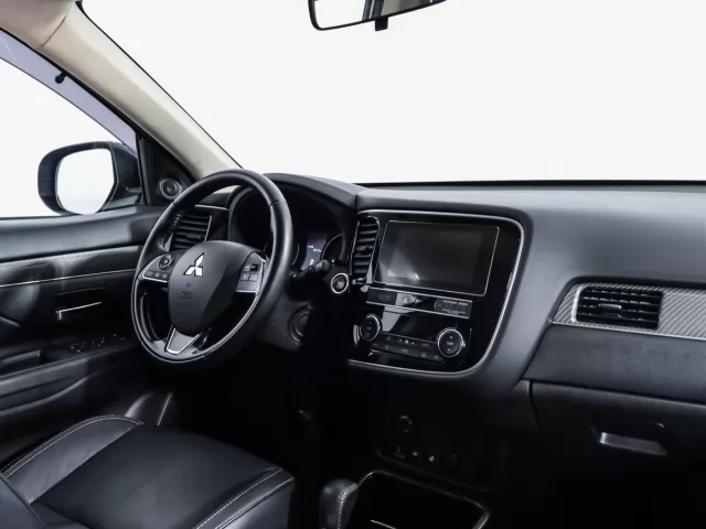 Mitsubishi Outlander 2020