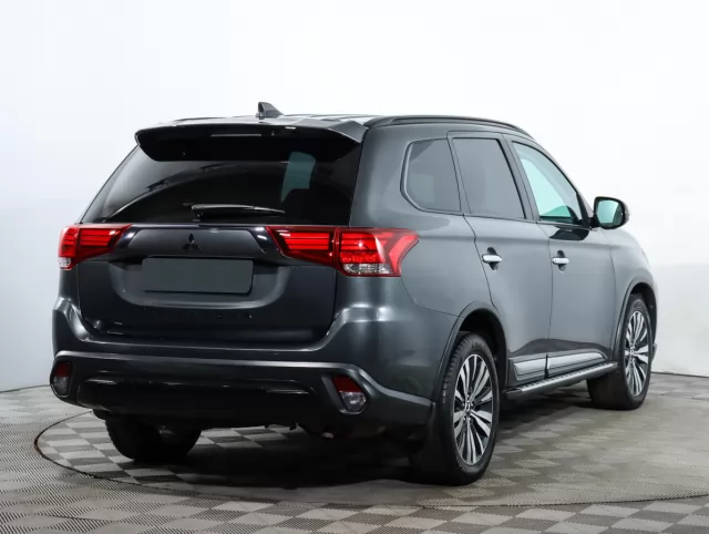 Mitsubishi Outlander 2020